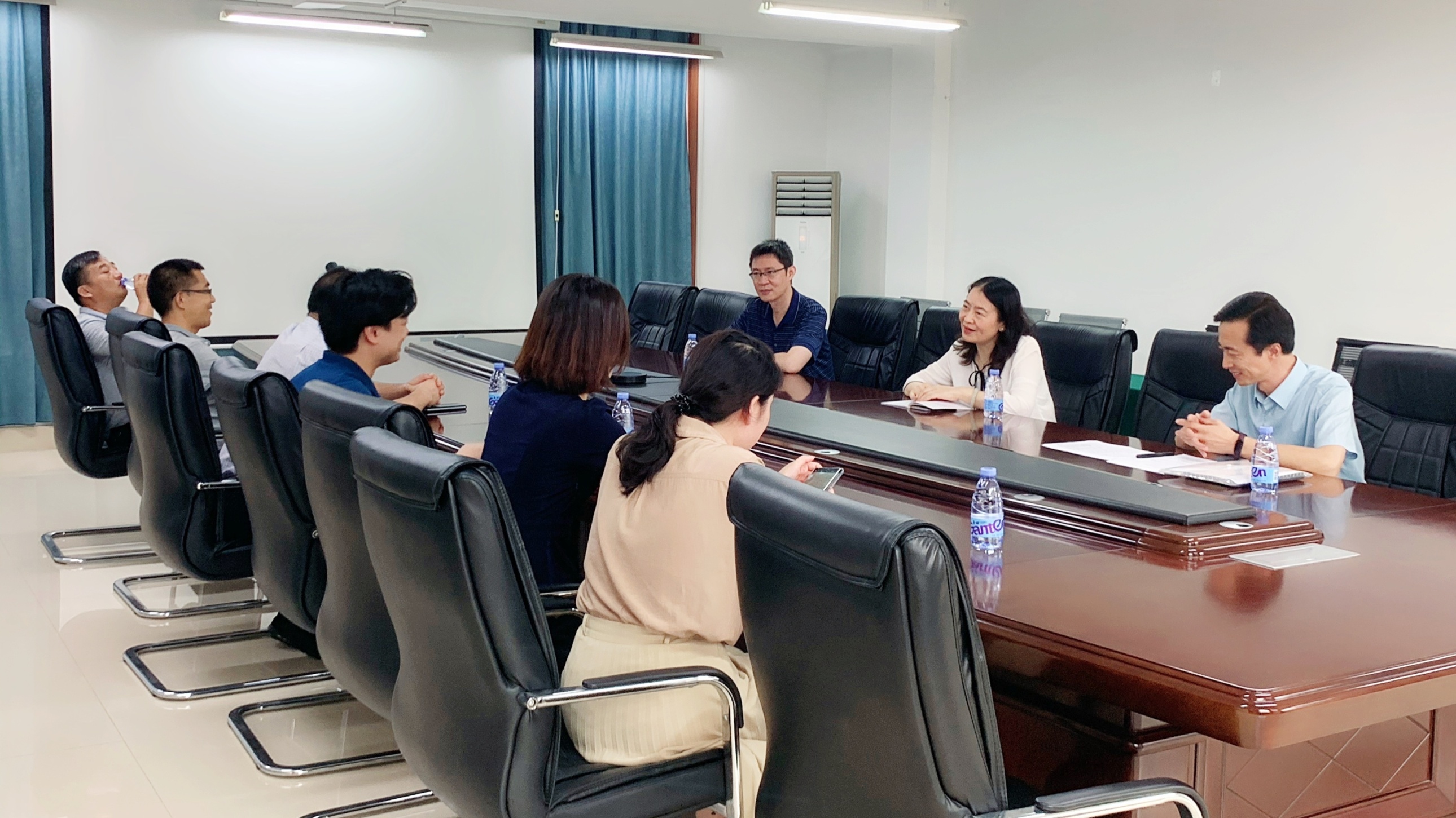 潍坊市科技创新促进中心副主任王芳一行来我司考察调研。