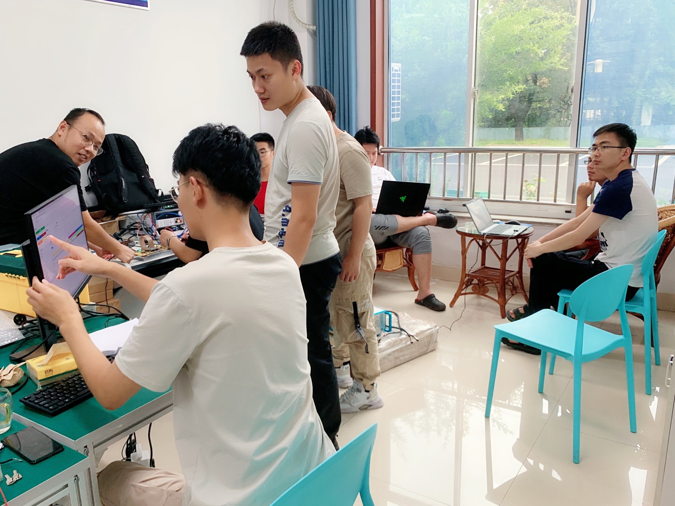 为梦想一直奋战的鲁欧研发团队